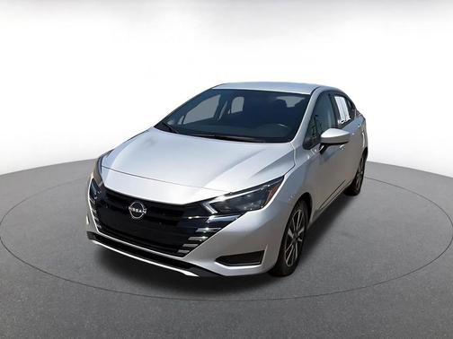 Brilliant Silver Metallic 2025 Nissan Versa 1.6 SV