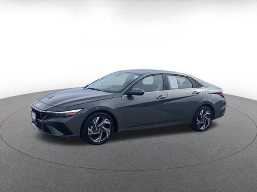 2025 Hyundai ELANTRA SEL