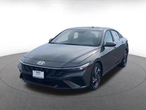 2025 Hyundai ELANTRA SEL