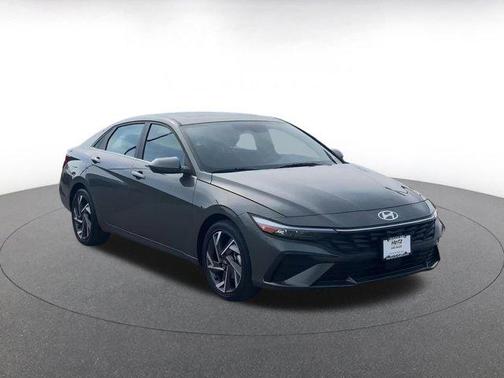 2025 Hyundai ELANTRA SEL