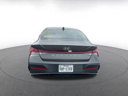 2025 Hyundai ELANTRA SEL
