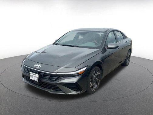 2025 Hyundai ELANTRA SEL