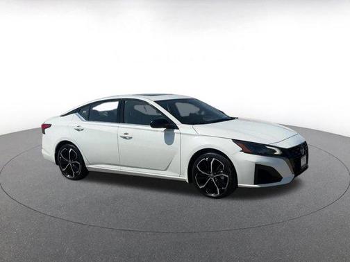 2024 Nissan Altima SR FWD