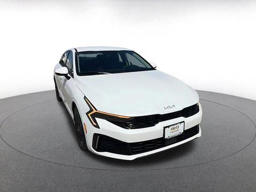 Snow White Pearl 2025 Kia K5 LXS