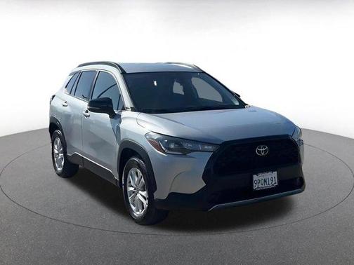 2025 Toyota Corolla Cross LE