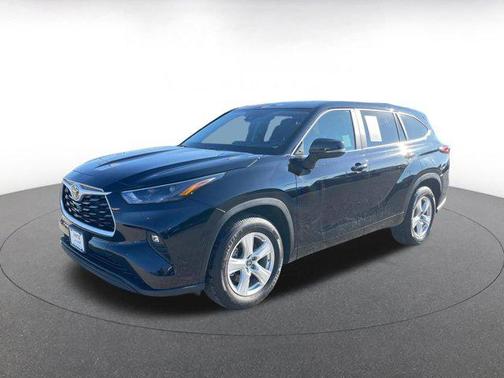 2025 Toyota Highlander LE