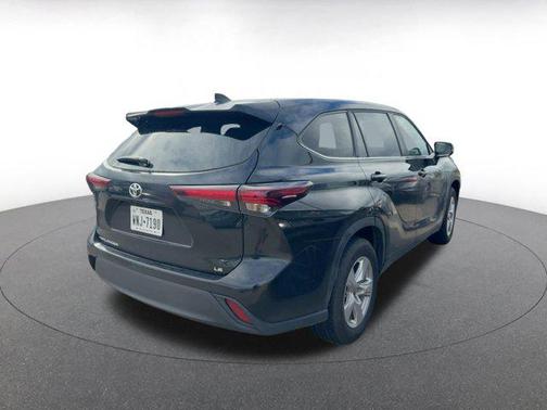 2025 Toyota Highlander LE
