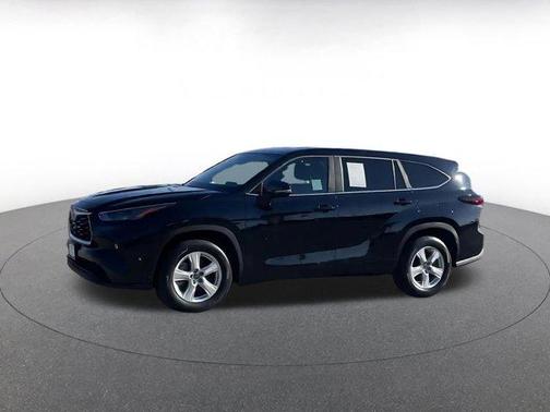 2025 Toyota Highlander LE