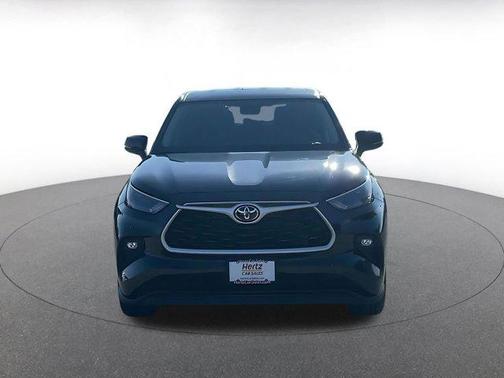 2025 Toyota Highlander LE