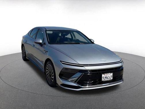 2025 Hyundai SONATA Hybrid SE