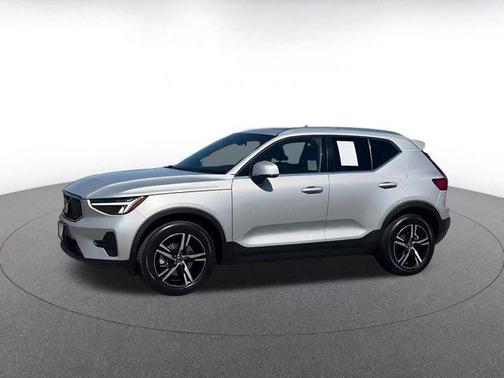 2024 Volvo XC40 CORE