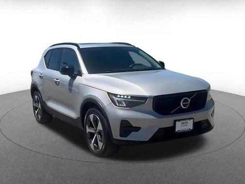 2024 Volvo XC40 CORE