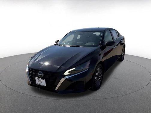 Super Black 2025 Nissan Altima SV FWD
