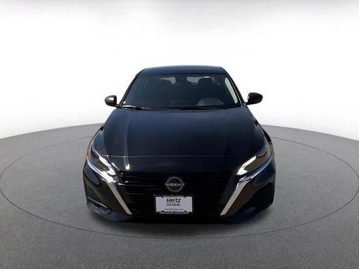 Super Black 2025 Nissan Altima SV FWD