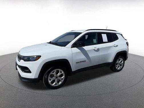 Bright White Clearcoat 2025 Jeep Compass Latitude