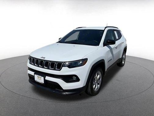 Bright White Clearcoat 2025 Jeep Compass Latitude