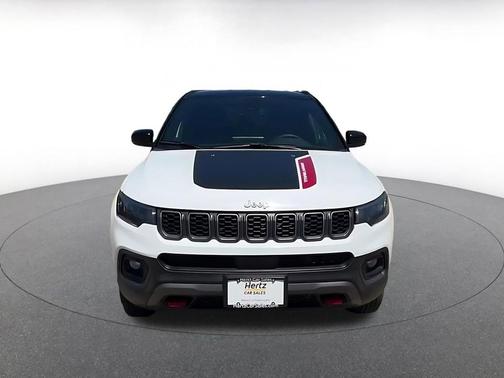 Bright White Clearcoat 2025 Jeep Compass Trailhawk