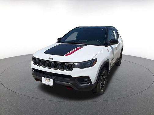 Bright White Clearcoat 2025 Jeep Compass Trailhawk