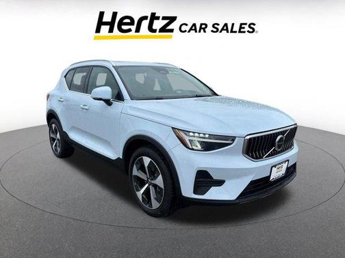 2024 Volvo XC40 CORE