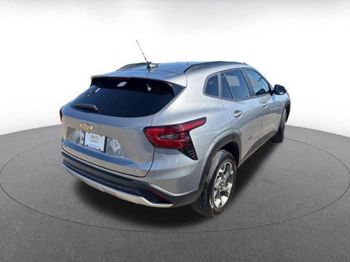 Sterling Gray Metallic 2025 Chevrolet Trax LT