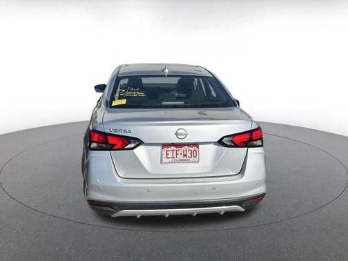 Brilliant Silver Metallic 2025 Nissan Versa 1.6 SV