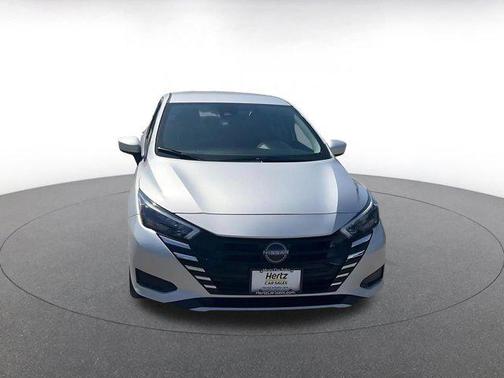 Brilliant Silver Metallic 2025 Nissan Versa 1.6 SV