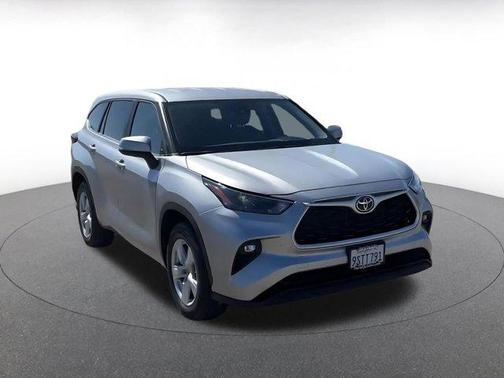 2025 Toyota Highlander LE