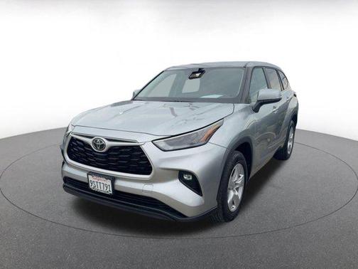 2025 Toyota Highlander LE