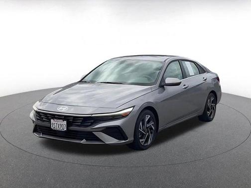 2025 Hyundai ELANTRA SEL