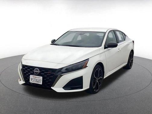 2025 Nissan Altima SR FWD