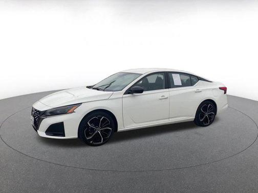 2025 Nissan Altima SR FWD