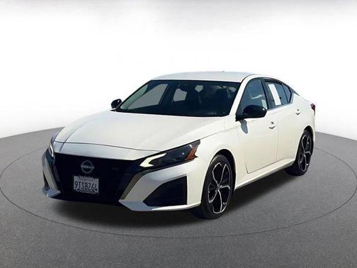 2025 Nissan Altima SR FWD