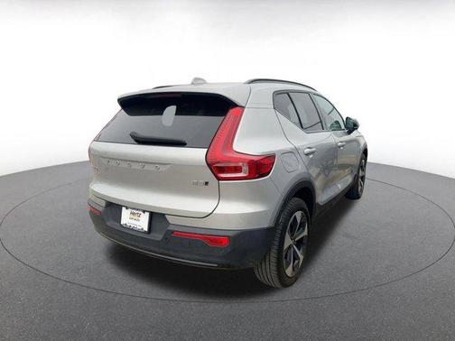 2024 Volvo XC40 CORE