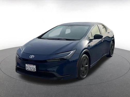 2025 Toyota Prius LE