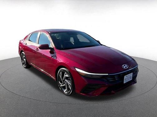 2025 Hyundai ELANTRA SEL