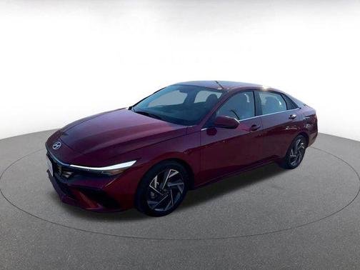 2025 Hyundai ELANTRA SEL
