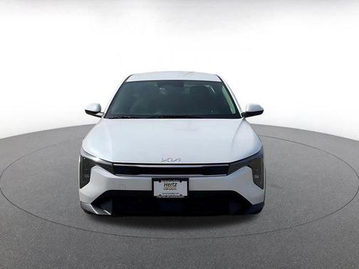 Snow White Pearl 2025 Kia K4 LXS