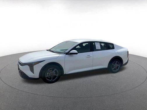 Snow White Pearl 2025 Kia K4 LXS