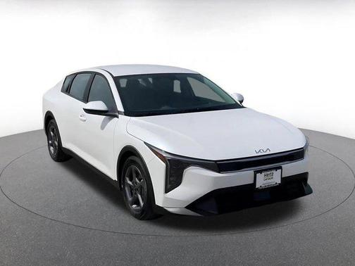 Snow White Pearl 2025 Kia K4 LXS