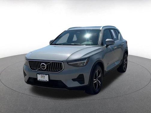 2024 Volvo XC40 CORE