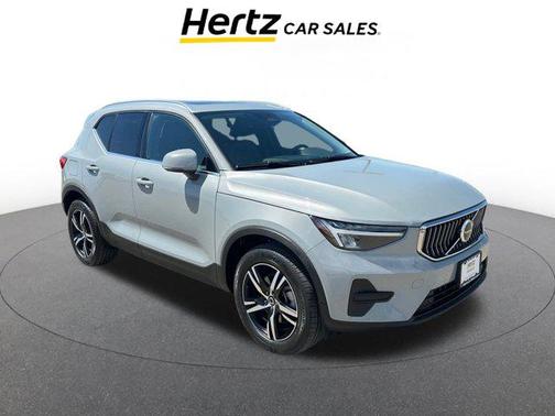 2024 Volvo XC40 CORE