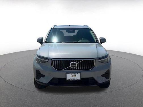 2024 Volvo XC40 CORE