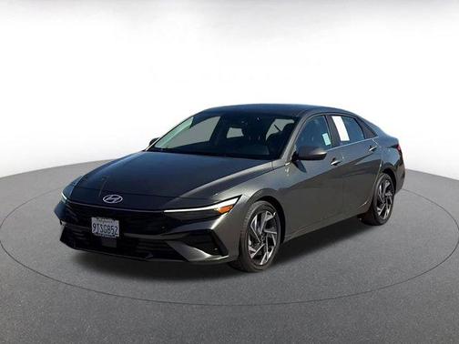 2025 Hyundai ELANTRA SEL