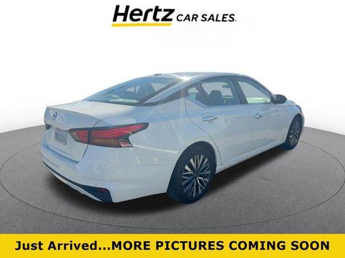 2025 Nissan Altima SV FWD