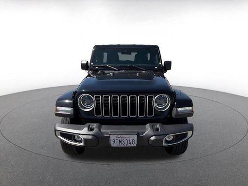 Black Clearcoat 2025 Jeep Wrangler 4-Door Sahara 4x4