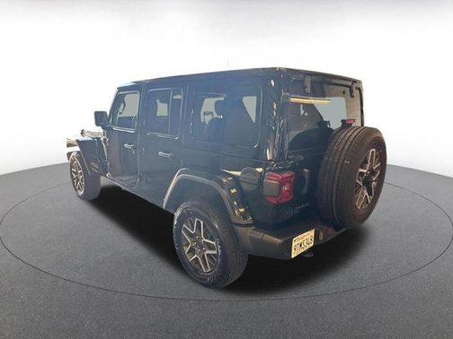 Black Clearcoat 2025 Jeep Wrangler 4-Door Sahara 4x4