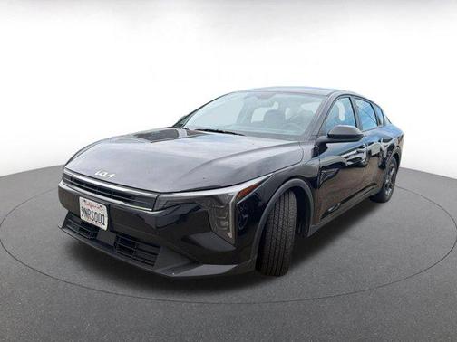 Aurora Black Pearl 2025 Kia K4 LXS