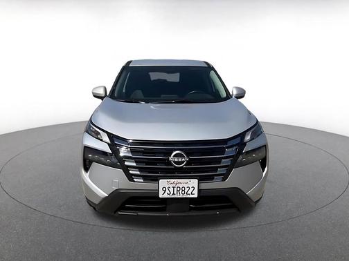 Brilliant Silver Metallic 2025 Nissan Rogue SV