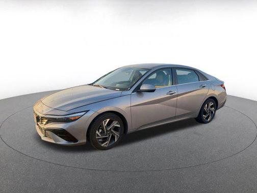 2025 Hyundai ELANTRA SEL