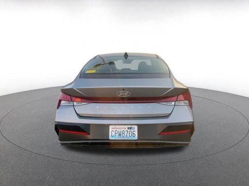 2025 Hyundai ELANTRA SEL